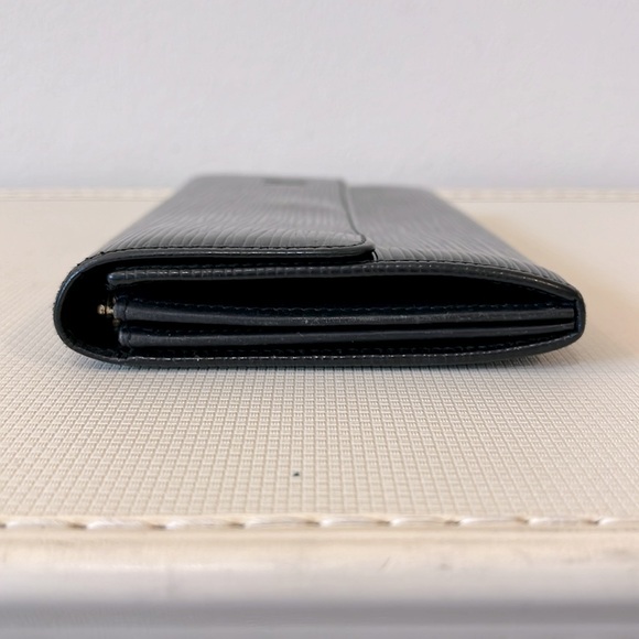 Louis Vuitton Epi Porte Feuille Sarah Long Wallet - Picture 4 of 12